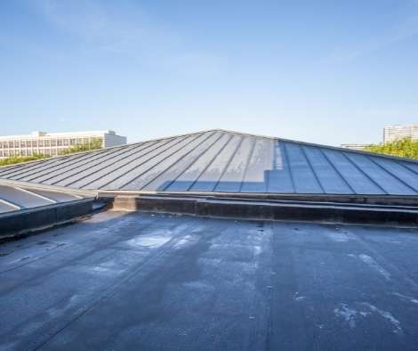 Toiture plate : quels matériaux choisir pour son toit plat ?