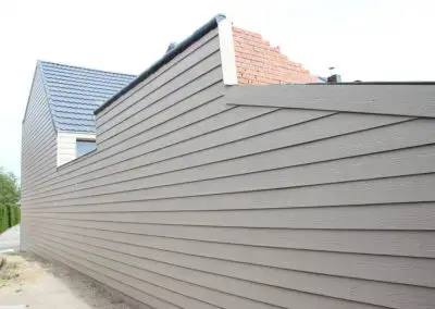 Moderne gevelbekleding met hellend dak